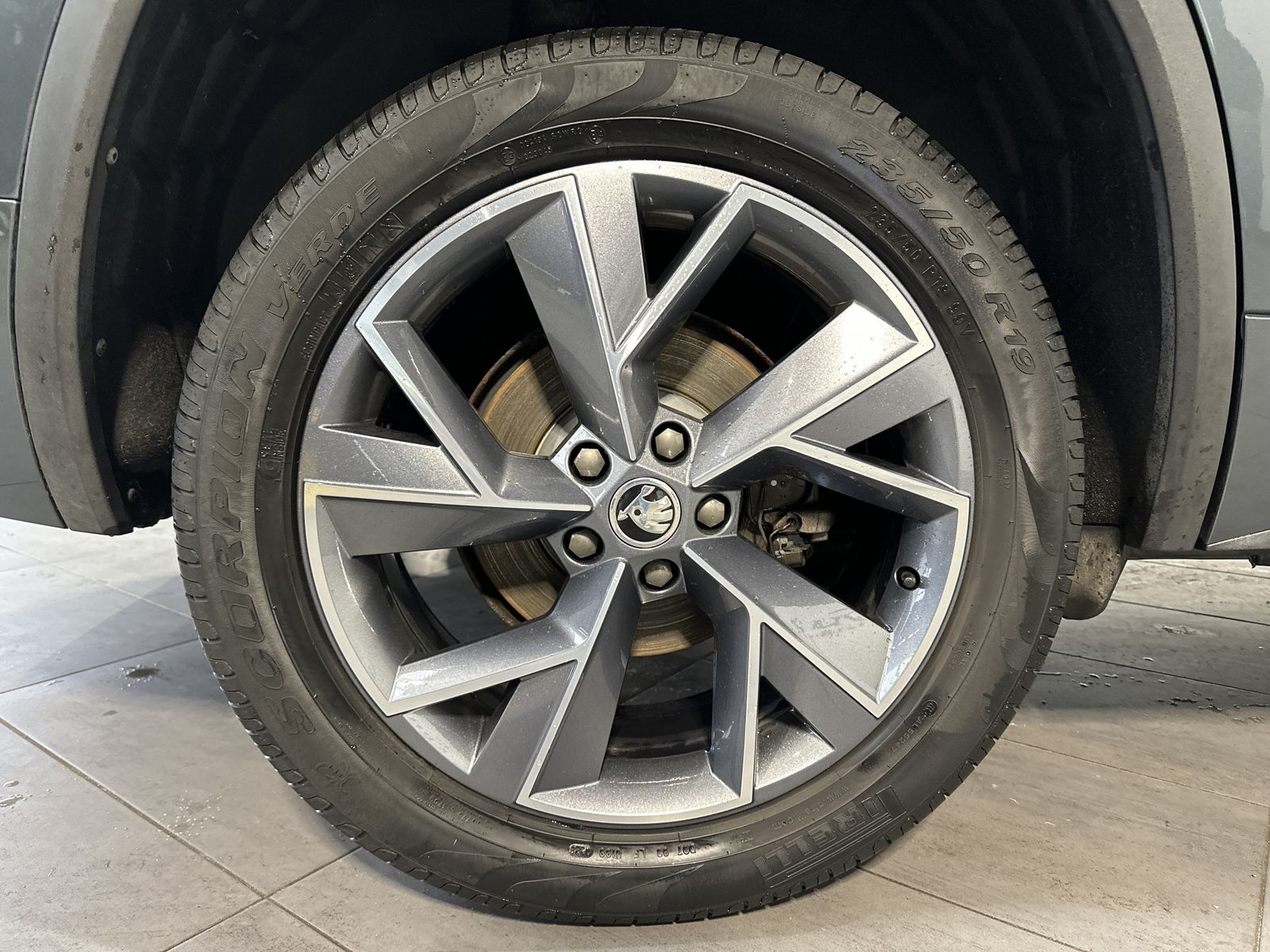 Fahrzeugabbildung SKODA Kodiaq 2.0 TDI DSG 4x4 Sportline NAV+LED+PANO+AH