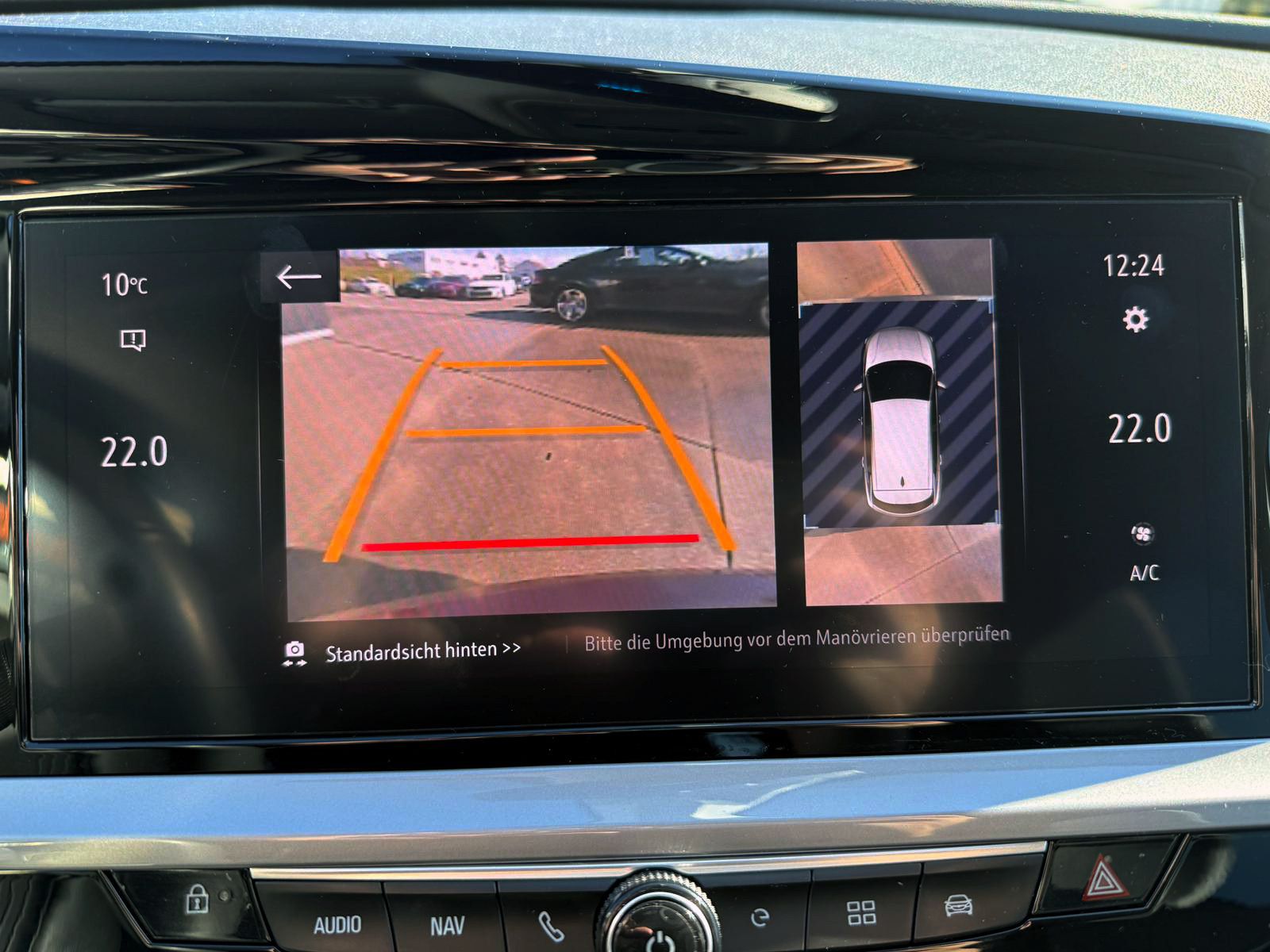 Fahrzeugabbildung Opel Grandland Ultimate PlugIn 1.6 Turbo ACC 360° AHK