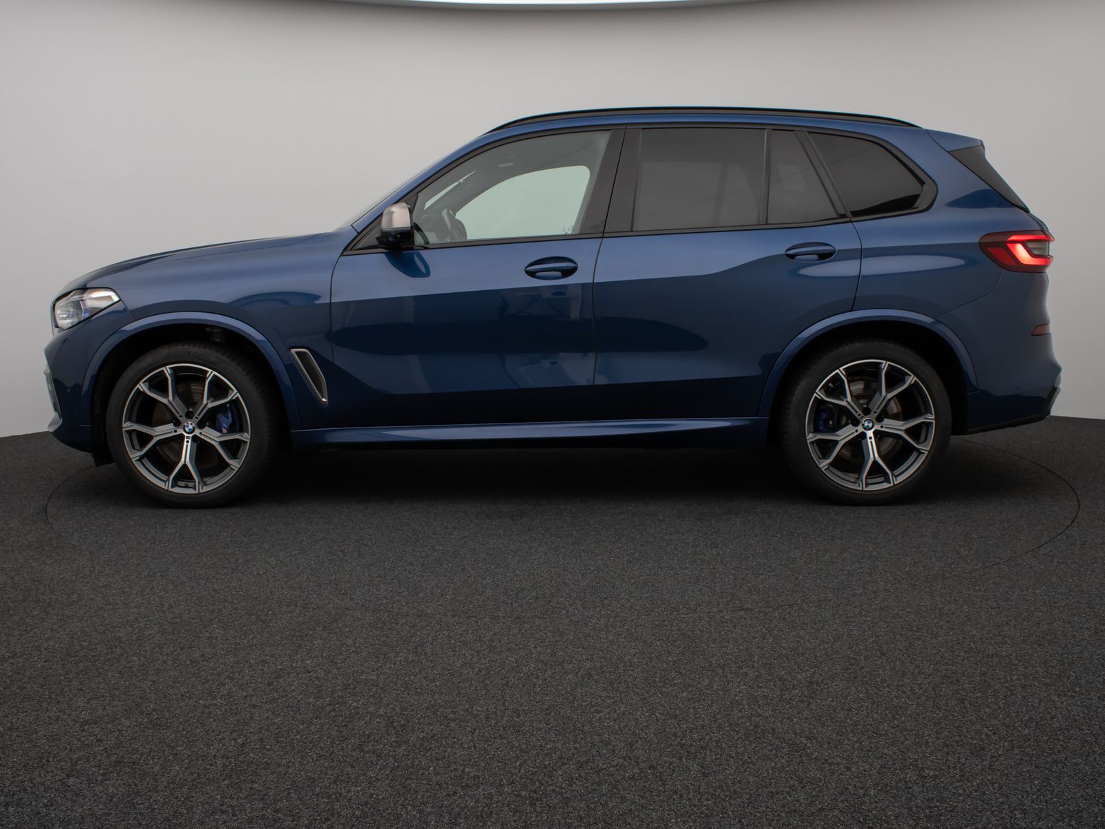 Fahrzeugabbildung BMW X5 M50d Panoram Laser 360°HUD DAB H/K AHK DisplK