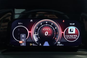 Volkswagen Golf VIII GTI 2.0 TSI AID+CARPLAY+LED+AMBIENT