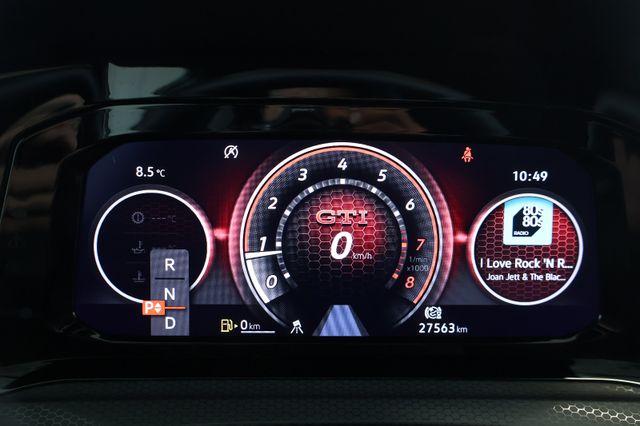 Volkswagen Golf VIII GTI 2.0 TSI AID+CARPLAY+LED+AMBIENT