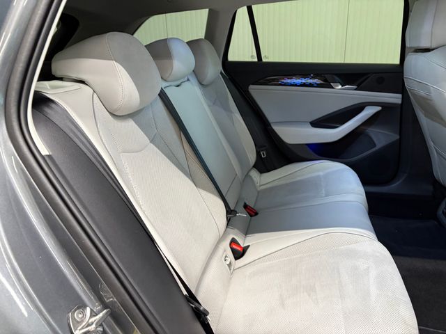 Passat Variant Business 2.0 TDI DSG NAVI LED RFK