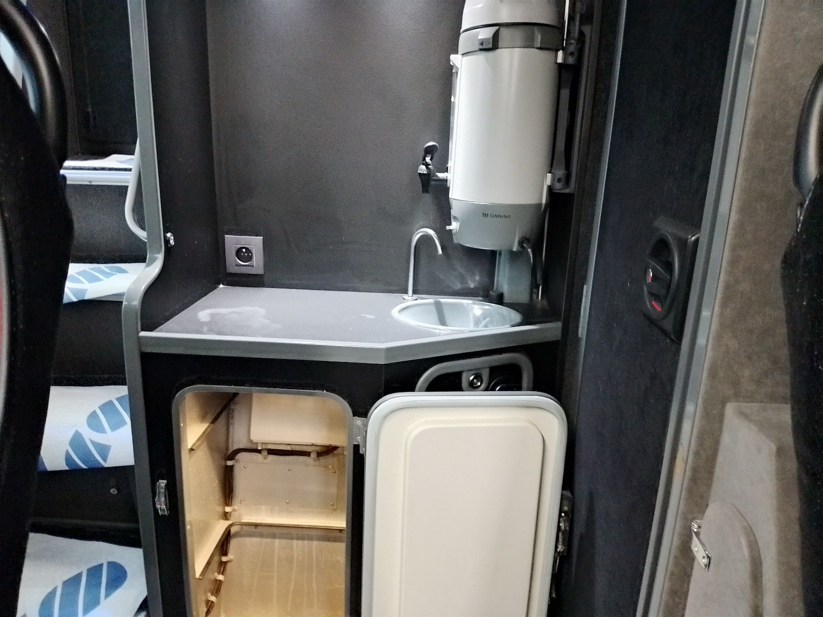VANHOOL  2018 - Image 41 of 50