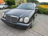 Mercedes-Benz E 280 LEDER Xenon el. Schiebedach Sitzheizung - gebrauchte Mercedes-Benz E 280 aus dem Jahr 1996