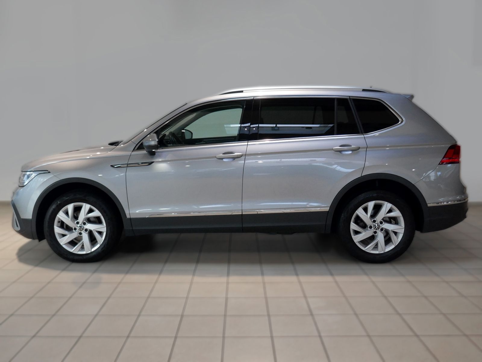 Fahrzeugabbildung Volkswagen Tiguan Allspace Life 2.0 TDI | LED AHK ACC