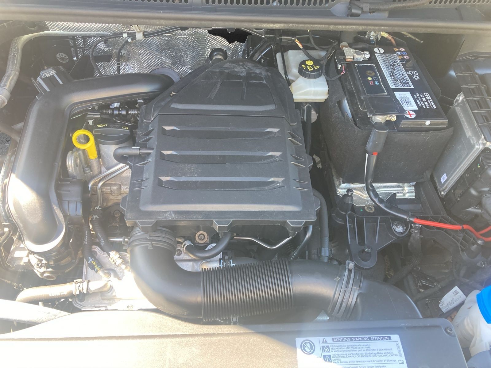 Fahrzeugabbildung Volkswagen Touran Comfortline 7-Si Climatronic PDC SH LM