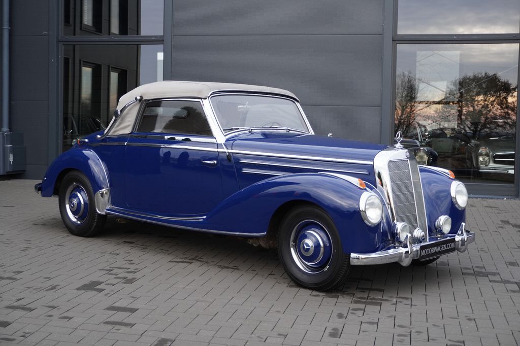 Mercedes-Benz 220