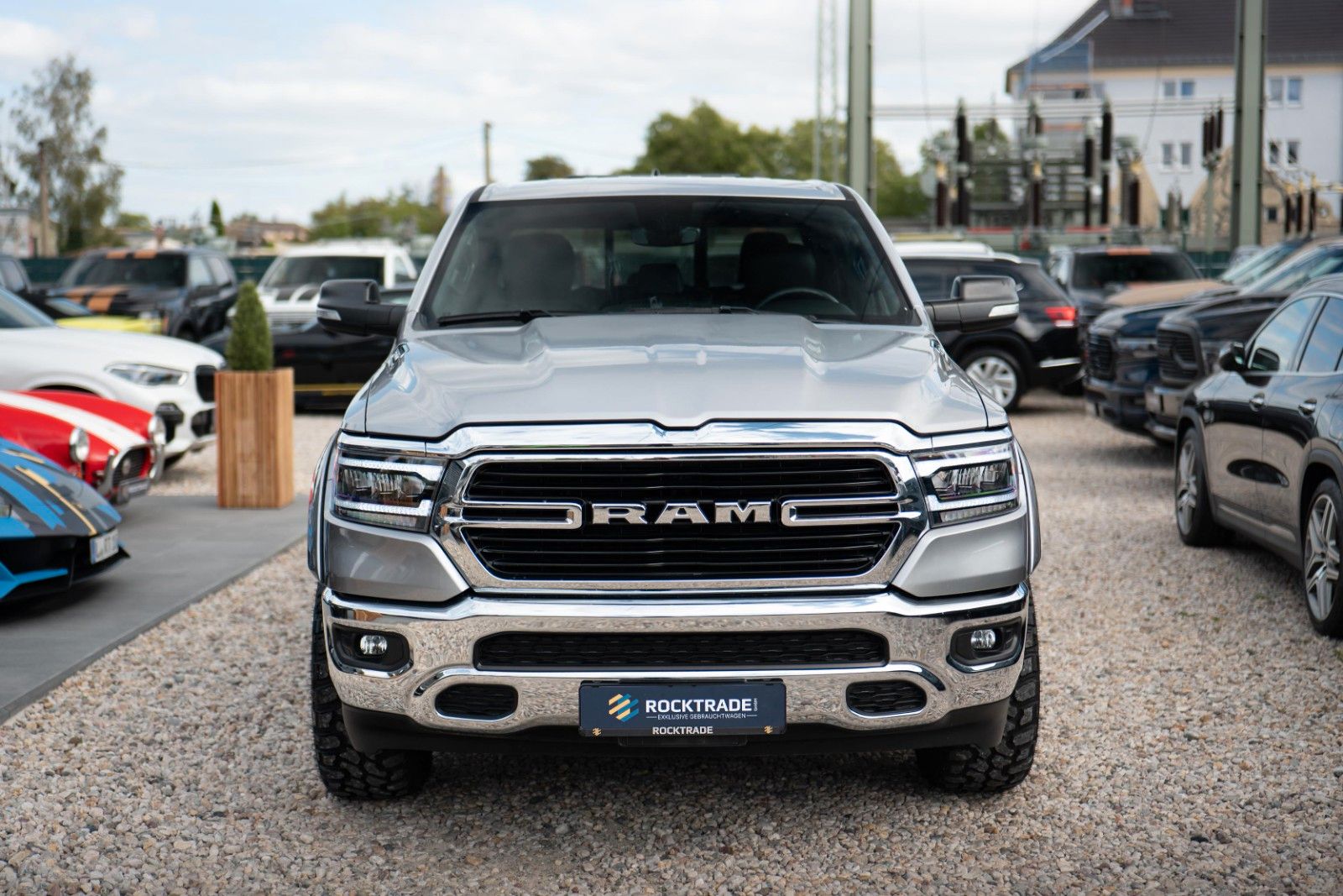 Fahrzeugabbildung Dodge RAM 5.7 V8 HEMI 4x4 OFFROAD Bodylift LONGBED LED