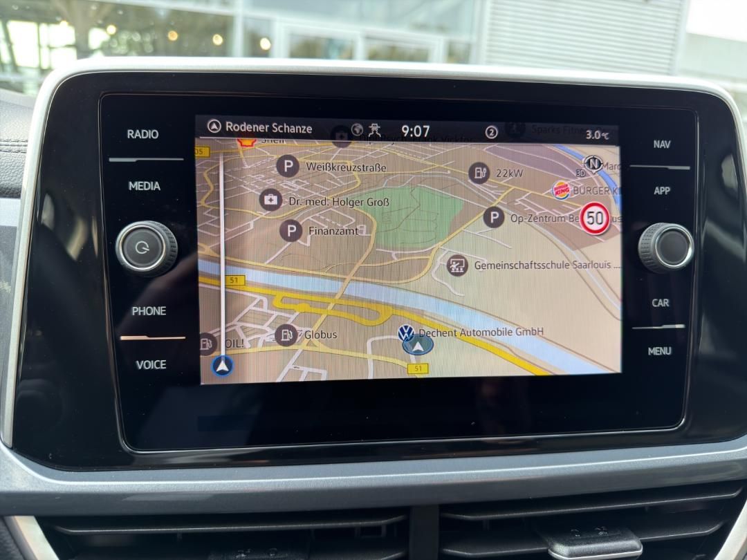 Fahrzeugabbildung Volkswagen T-ROC Style 1.5 TSI DSG,AHK,IQ-Light,el.Kofferr.