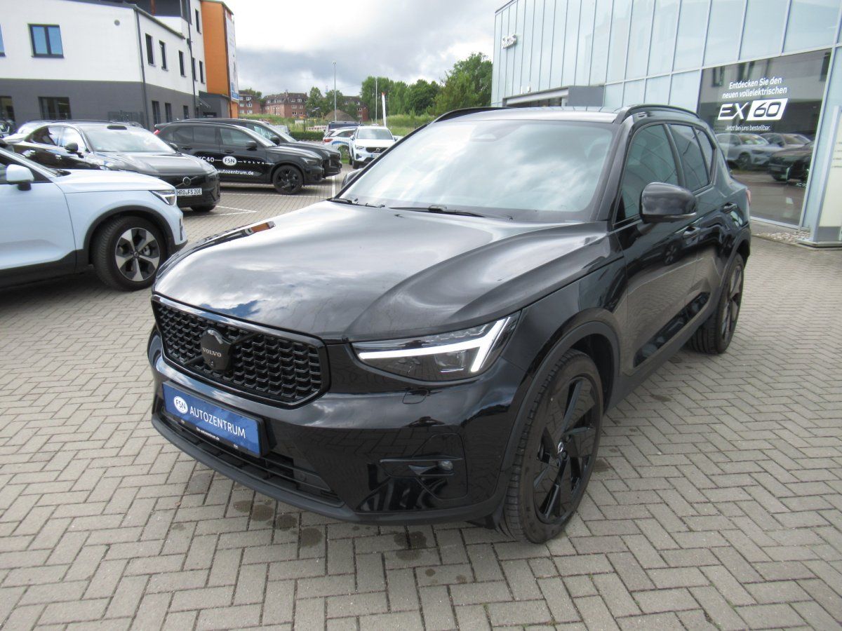 Volvo XC40 B3 Benzin Plus Black Edition imagem 2