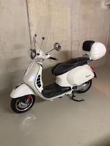 Vespa GTS Super 300  - VESPA GTS SUPER