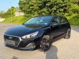 Hyundai i30 Trend CRDi 1.6*1.HAND*10/26 TÜV*KLIMA*NAVI* - Hyundai i30 mit Diesel-Antrieb: Kleinwagen