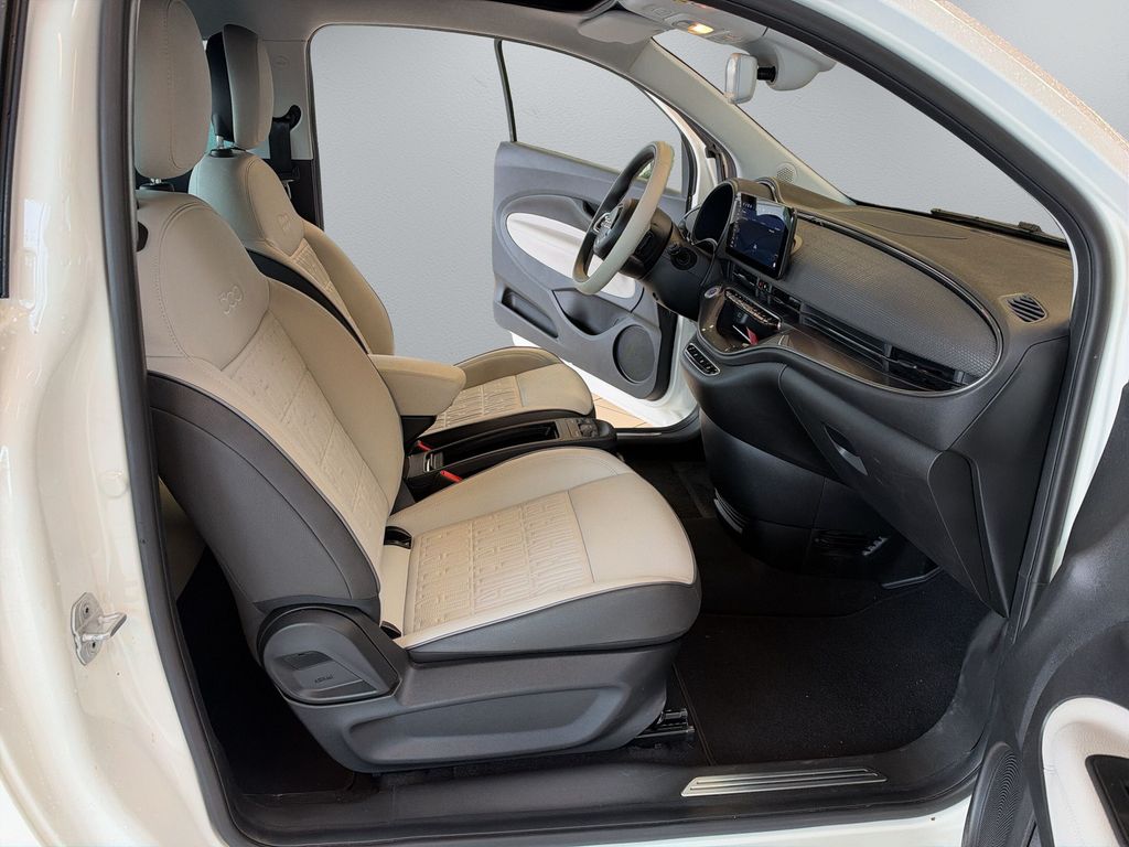 Fiat 500 100% Elektro Leder-Kamera-Faltdach – Bild 12 von 16