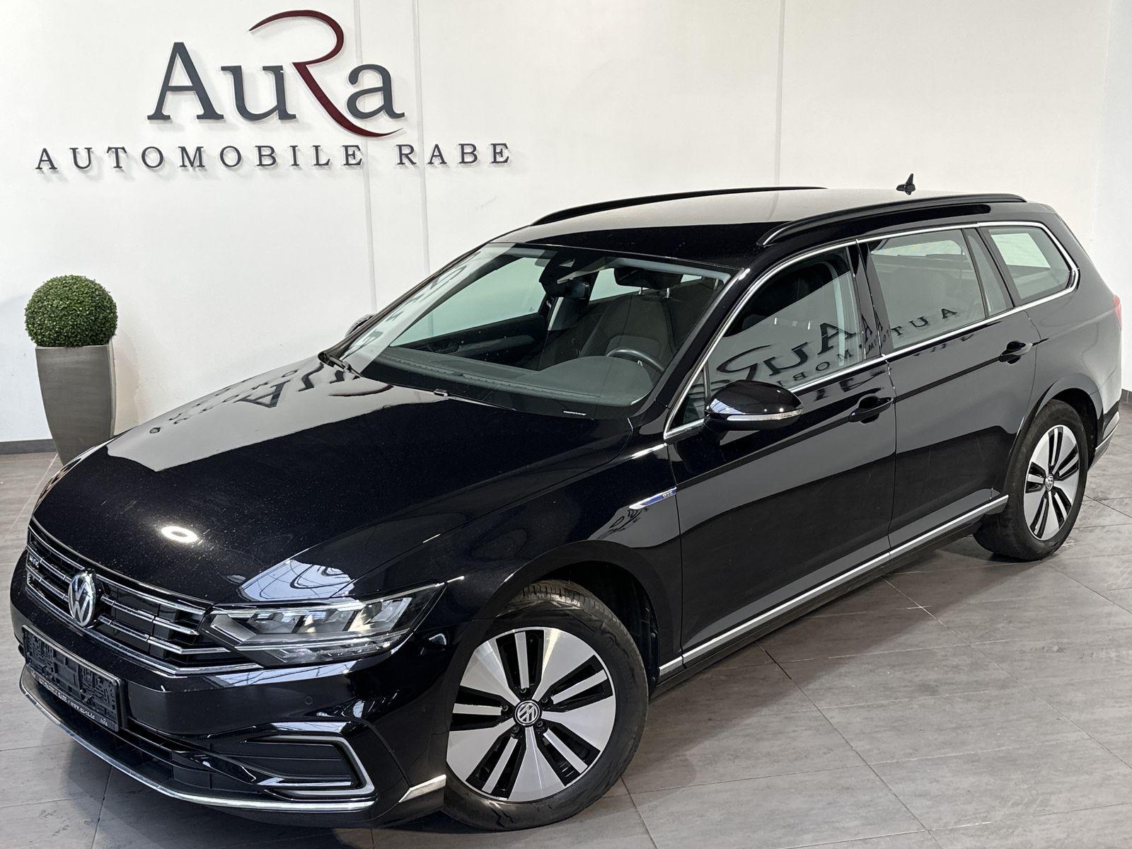 Fahrzeugabbildung Volkswagen Passat Variant 1.4 TSI DSG GTE NAV+LED+ACC+1HD