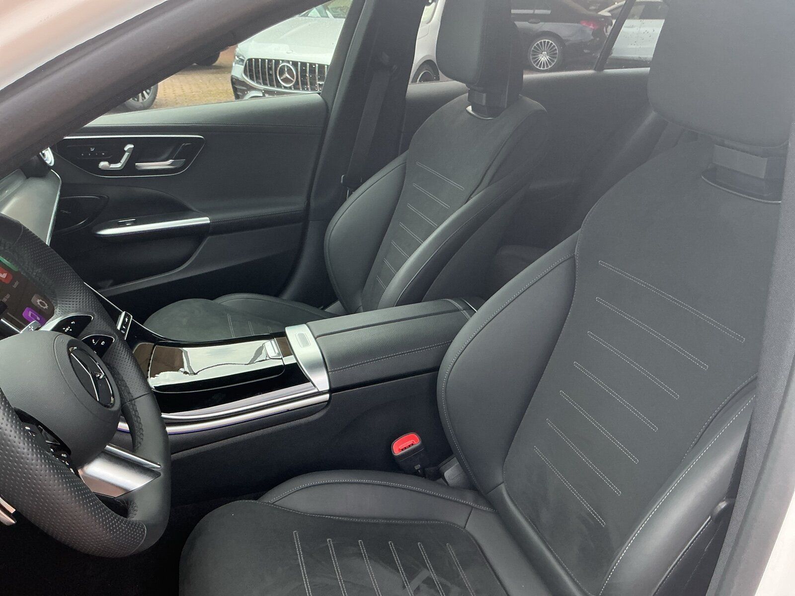 Mercedes-Benz C 200 AMG Edition PanoD 360Ka Nightp Mem Distro foto 10