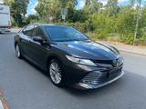 Toyota Camry Hybrid Executive 1.Besitz*Erst 23000 Km* - Toyota Camry Gebrauchtwagen in Berlin