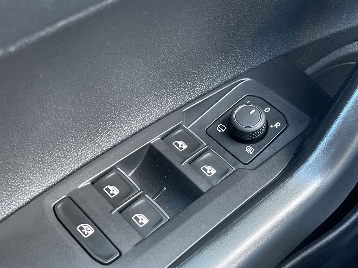 Taigo 1.0 TSI Goal 5-Gang LED/ACC/Navi/App-Conne