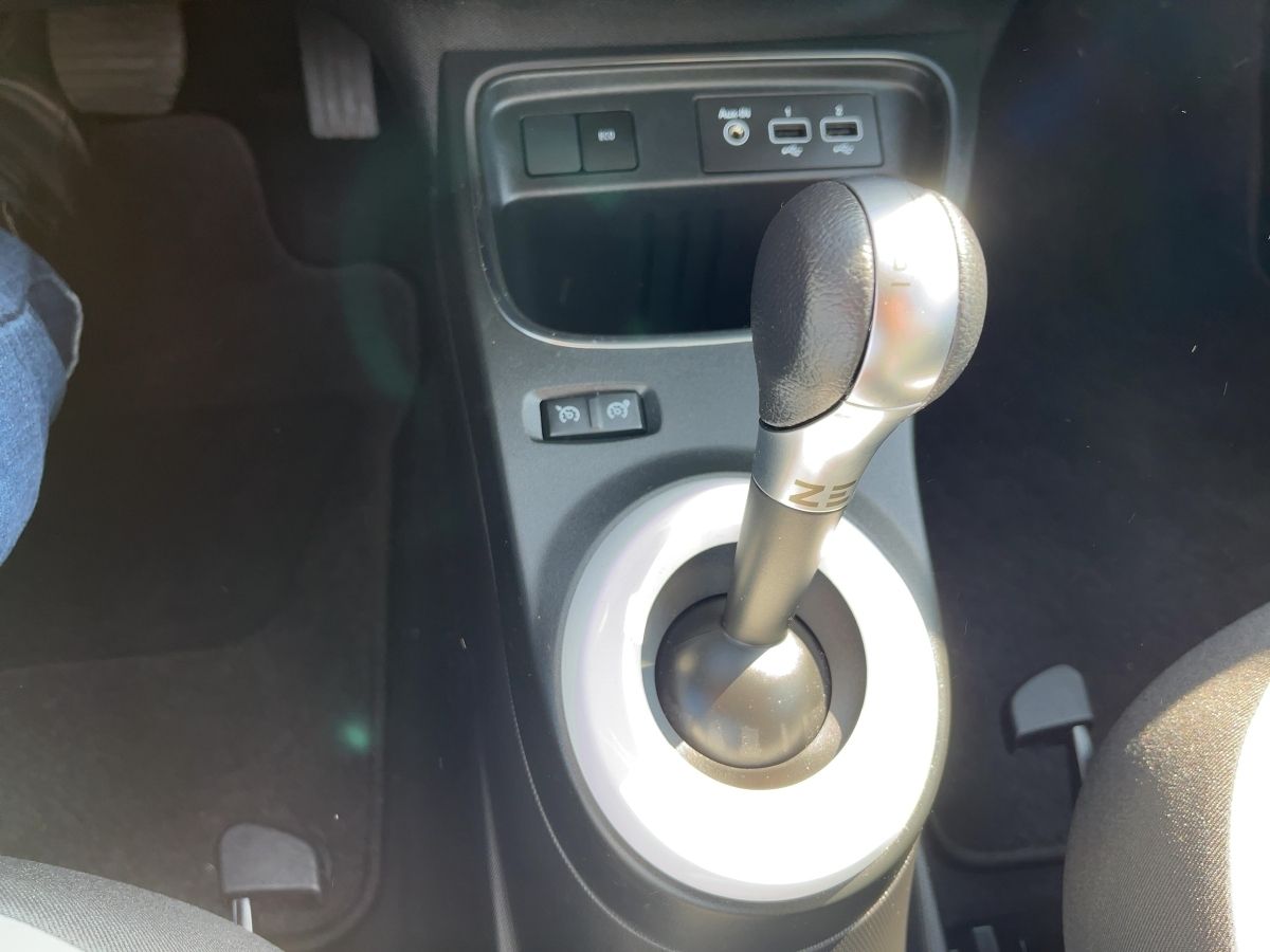 Fahrzeugabbildung Renault Twingo E-TECH INTENS Kamera SHZ Faltdach