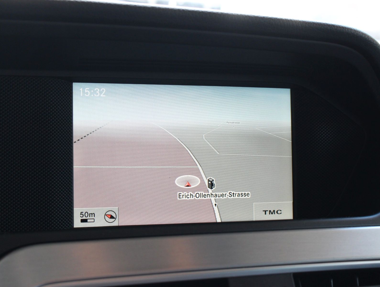 Fahrzeugabbildung Mercedes-Benz C 200 CGI BE AMG Line COMAND+HARMAN KARDON+GSD