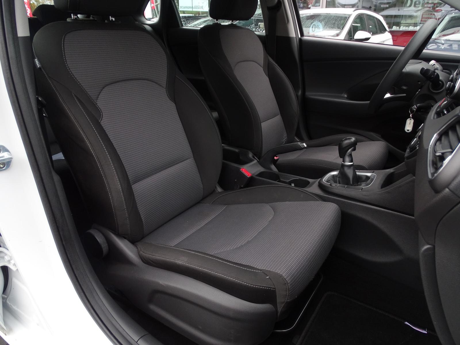 Hyundai i30 1.4 Pure Tempomat Klima Spurhalte USB AUX
