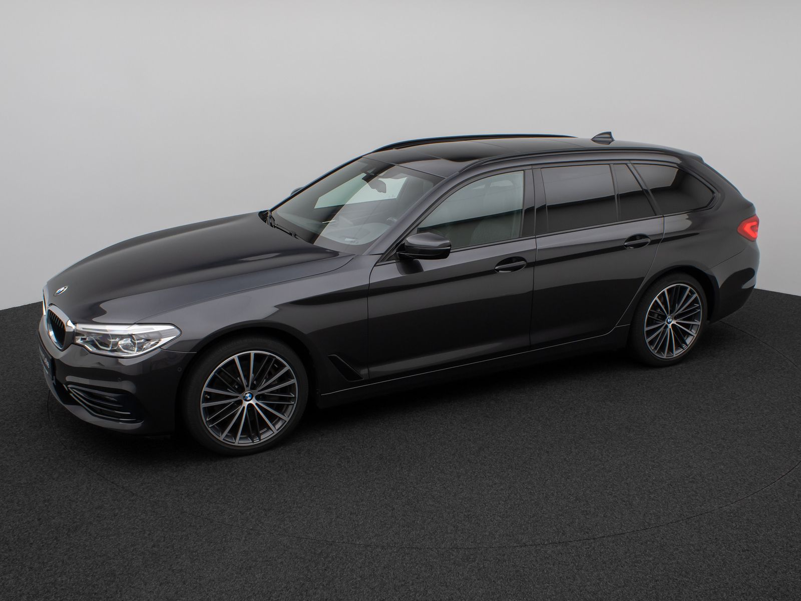 Fahrzeugabbildung BMW 540i xD SportLine Panorama HUD DAB HiFi 4xKlima