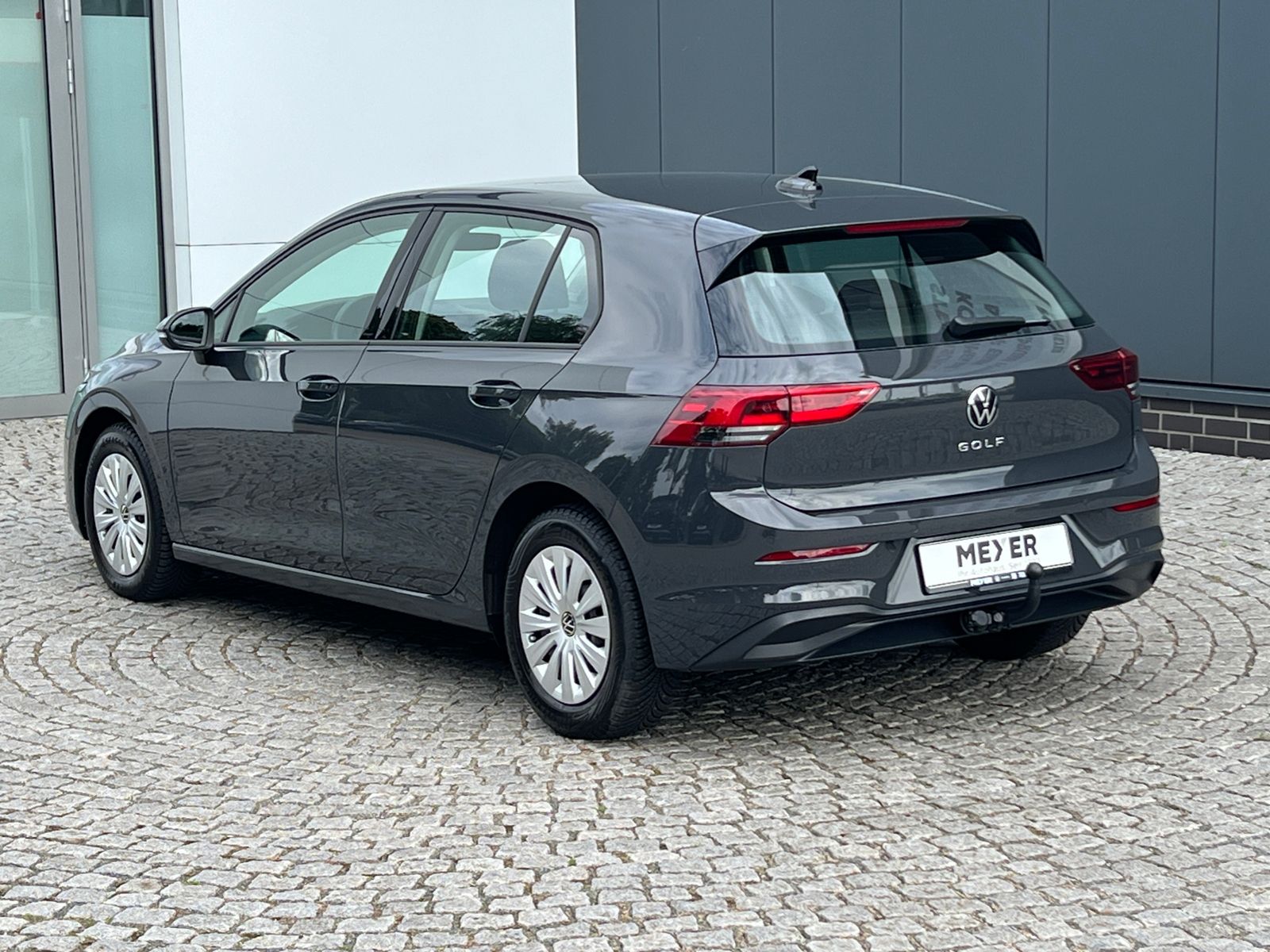 Fahrzeugabbildung Volkswagen Golf VIII 1.0 TSI *LED, Climatronic, Kessy, Digi