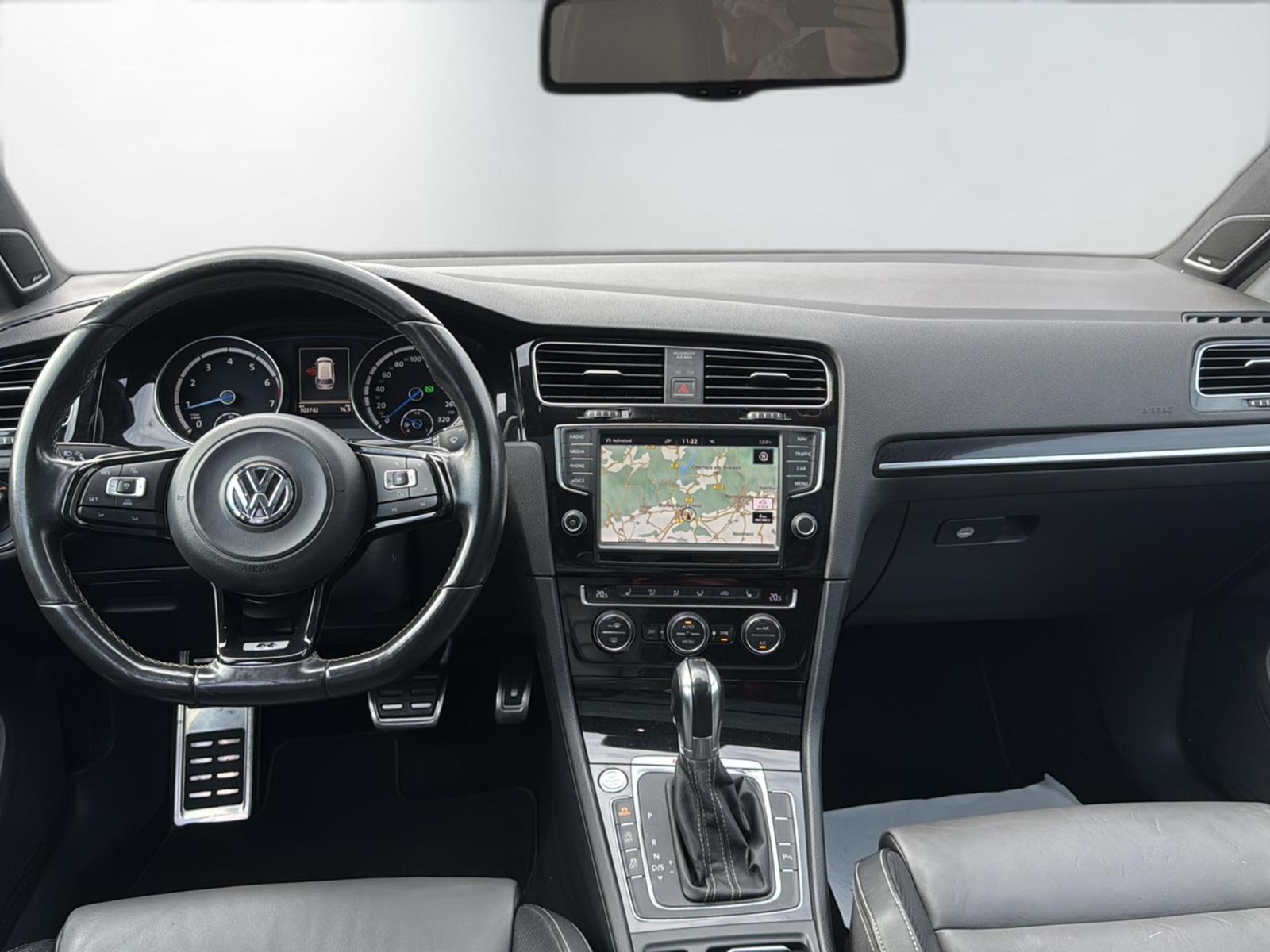 Volkswagen Golf VII R SW 300 ch 4Motion DSG • Toit pano • Dynaudio • ACC • DCC • Caméra • Cuir