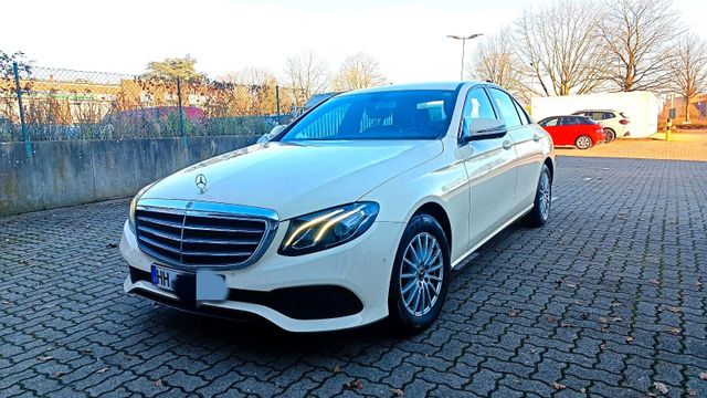 Mercedes-Benz Mercedes E200 Autom. Klimaauto PDC Kamera