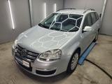 Volkswagen Golf V 1.6 Variant *Klima* *PDC* - Volkswagen Golf aus 2009: 1.6