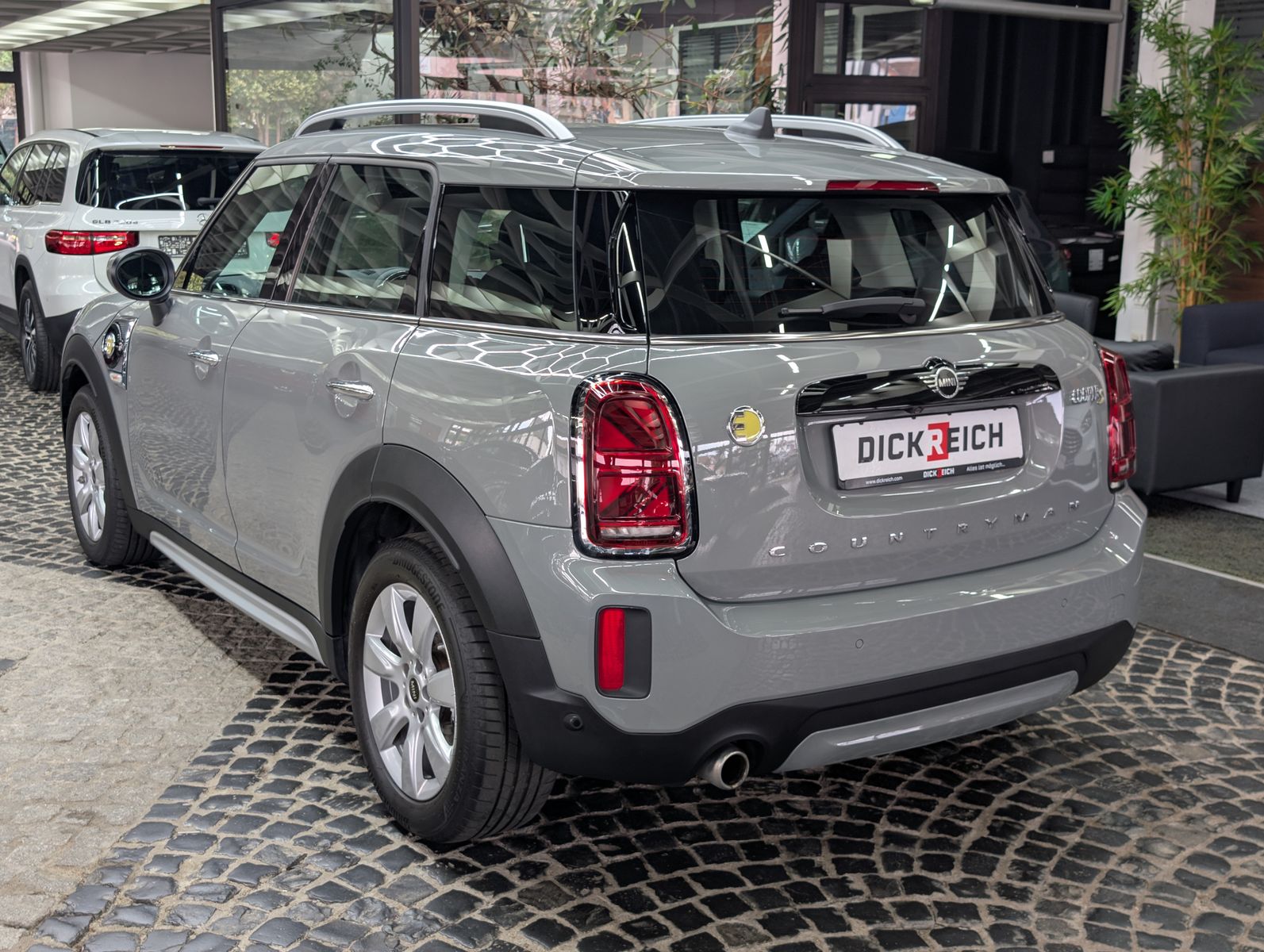 Fahrzeugabbildung MINI Countryman SE (Cooper) Essential Trim All4 94%So