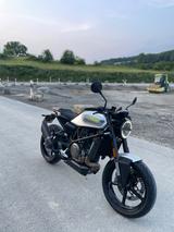 Husqvarna 701 vitpilen  - HUSQVARNA VITPILEN 701