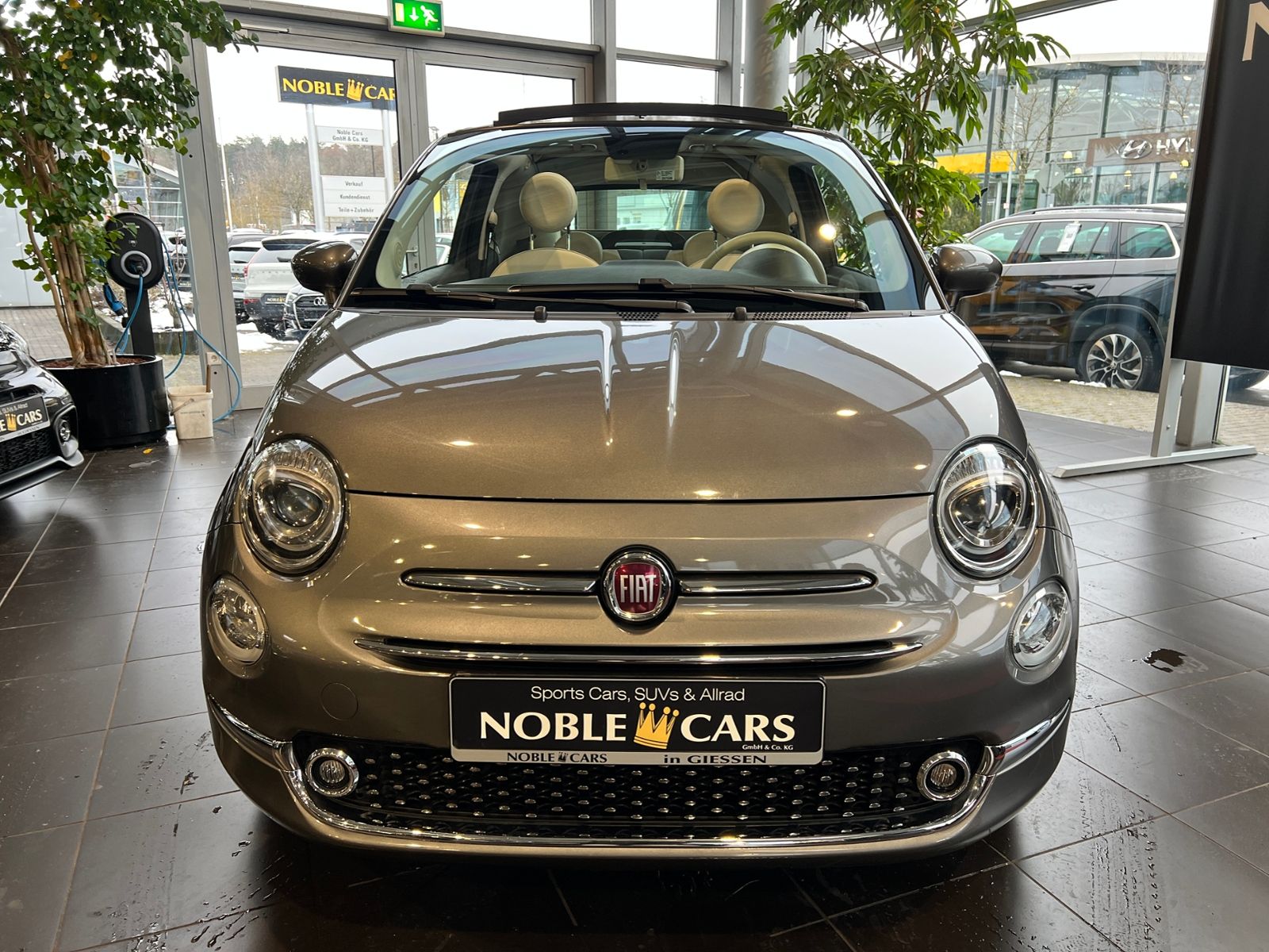 Fahrzeugabbildung Fiat 500C Cabrio Lounge KLIMA NAV GRA PDC ALU