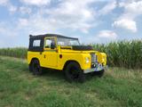 Land Rover Defender Serie III Kurzer Radstand - Land Rover Defender Se mit Benzin-Antrieb