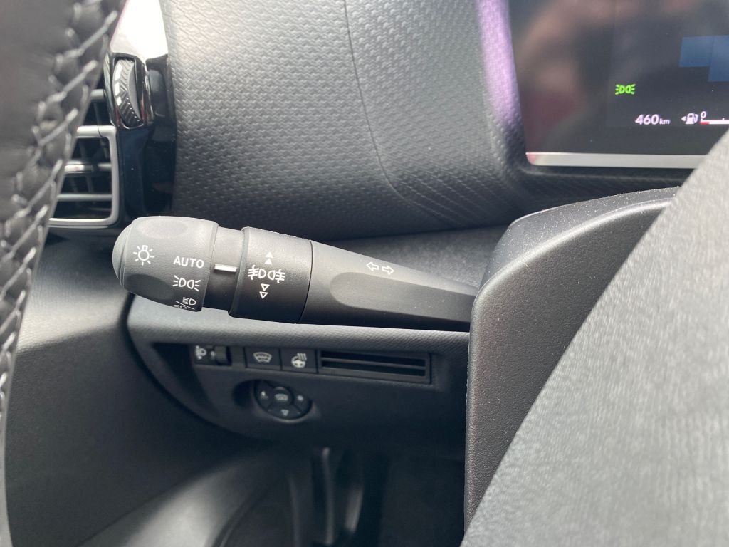 Fahrzeugabbildung Citroën C4 PureTech 130 Stop&Start EAT8 MAX *Kälte-Paket