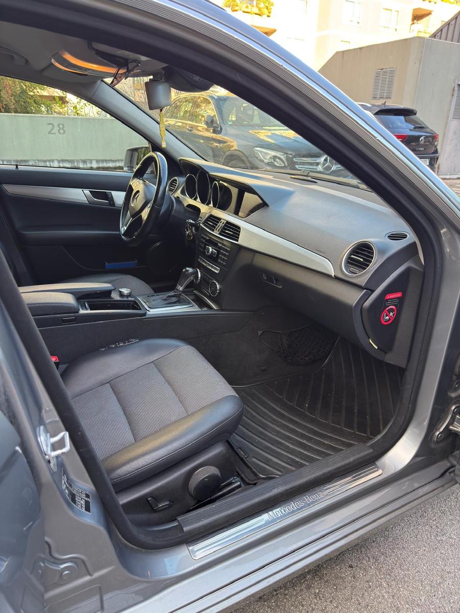 Mercedes-Benz C220 2012 — photo 11