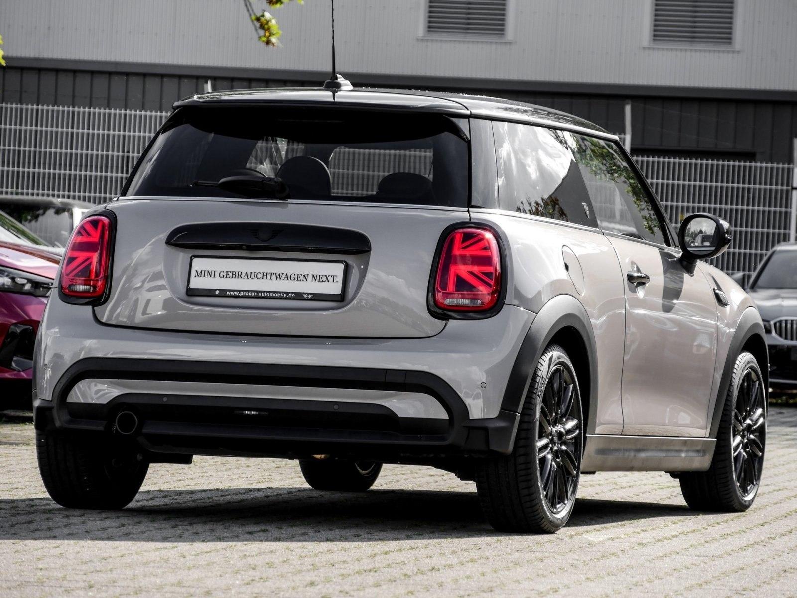 MINI Cooper YOUNIQUE TRIM Navi+Pano+LED+Sportsitze+KZ