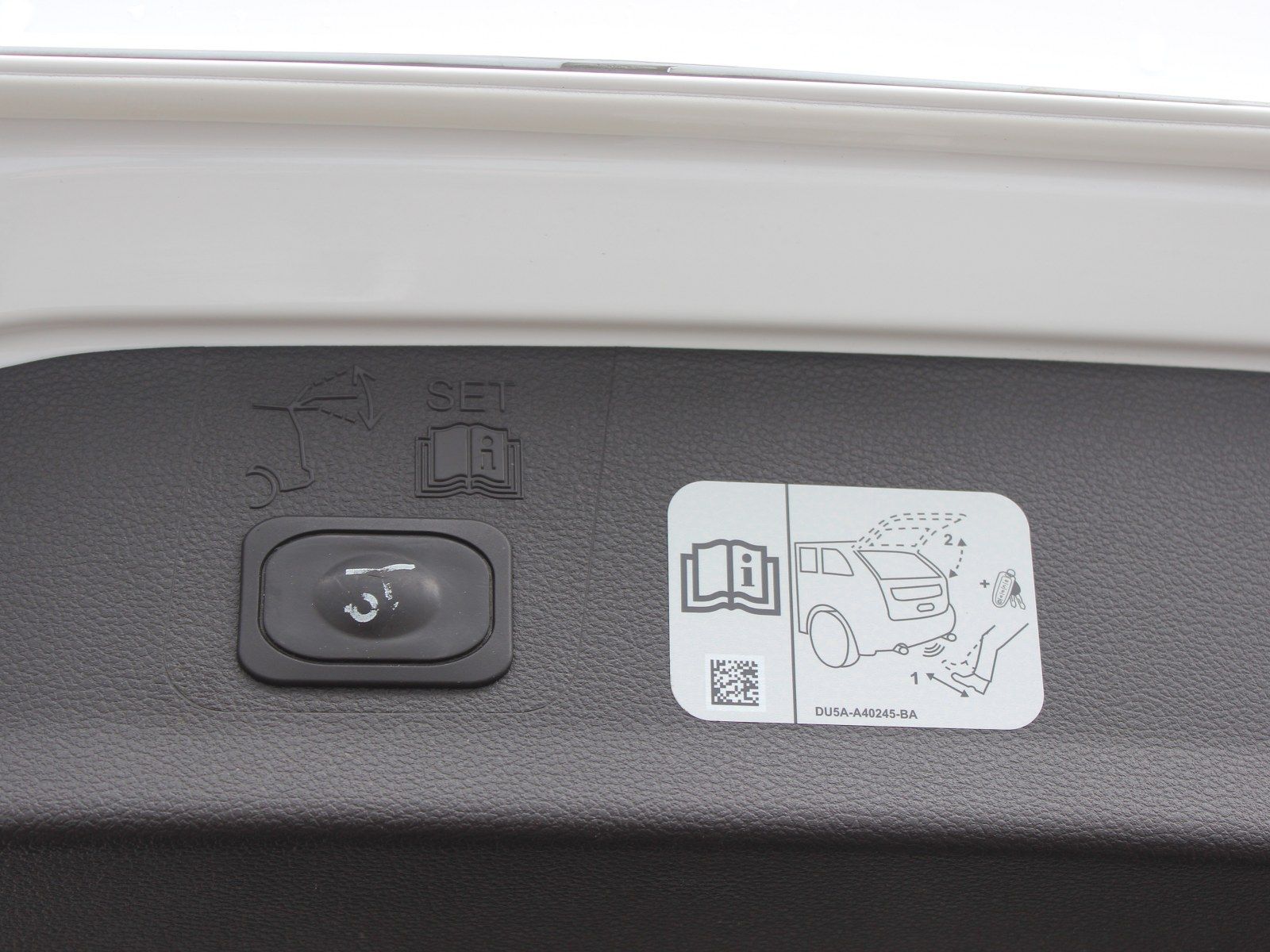 Fahrzeugabbildung Ford Kuga Titanium 2,0 TDCi 4x4 Start/Stopp