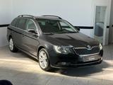Skoda Superb Combi 2.0 TDI Exclusive Navi*Xenon* - Skoda Superb Exclusive mit Diesel-Antrieb