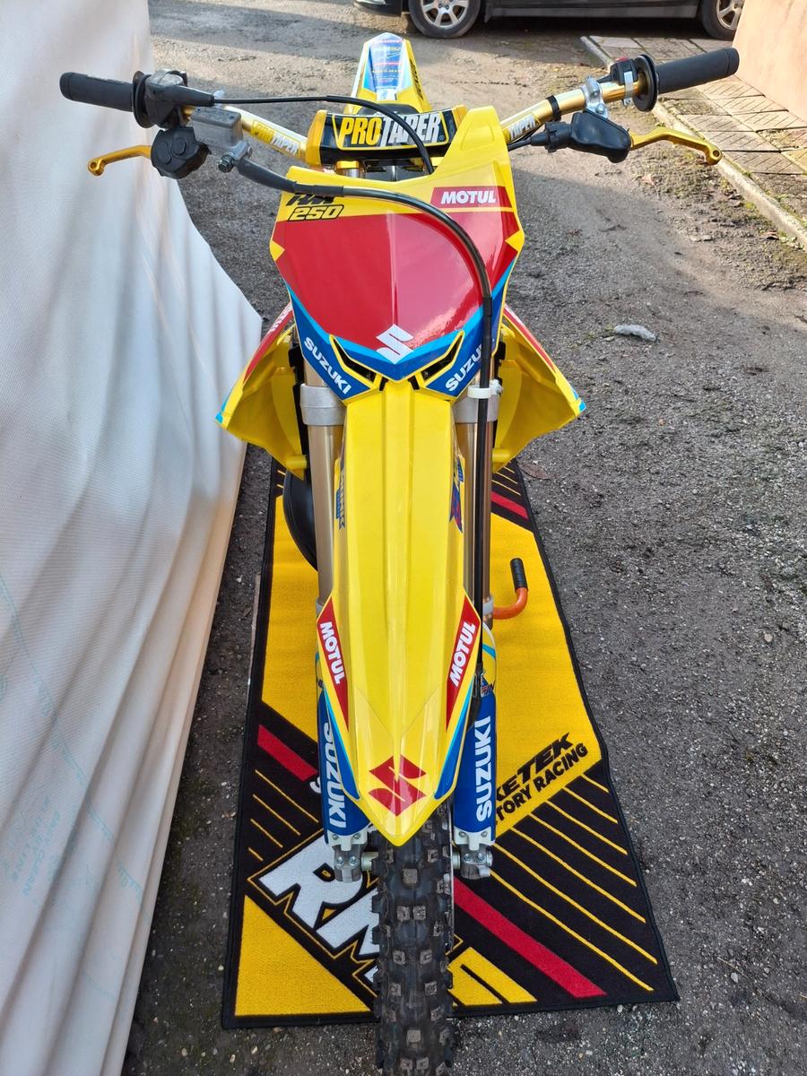 Suzuki  2004 — photo 5