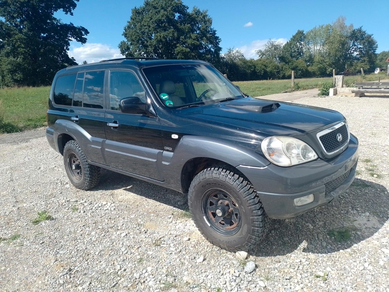 Hyundai Terracan 2006 — rear view
