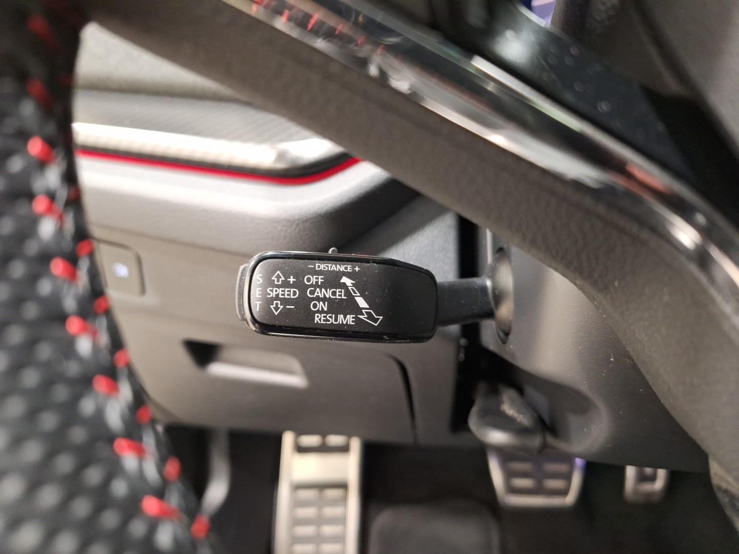 SKODA OCTAVIA 2.0 TDI DSG RS 200CH - MATRIX-LED SCHEINWERFE - VIRTUAL COCKPIT - SYSTÈME DE NAVIGATION - MATRIX-LED