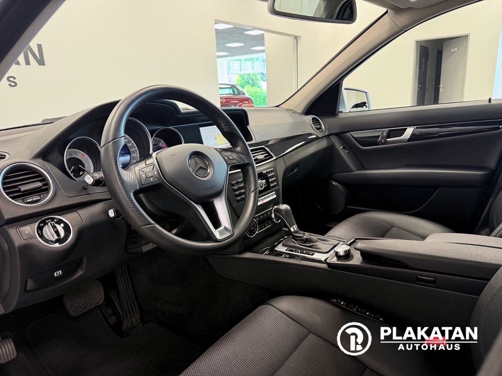 Fahrzeugabbildung Mercedes-Benz C 350 CDI Navi Tempomat Bi-Xenon MB-Service