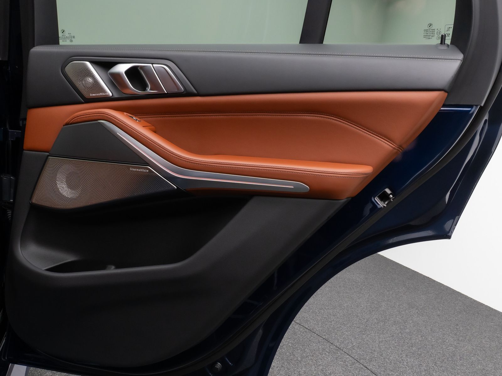 Fahrzeugabbildung BMW X5 xD40d M Sport Panorama Laser 360°B&W HUD 22"