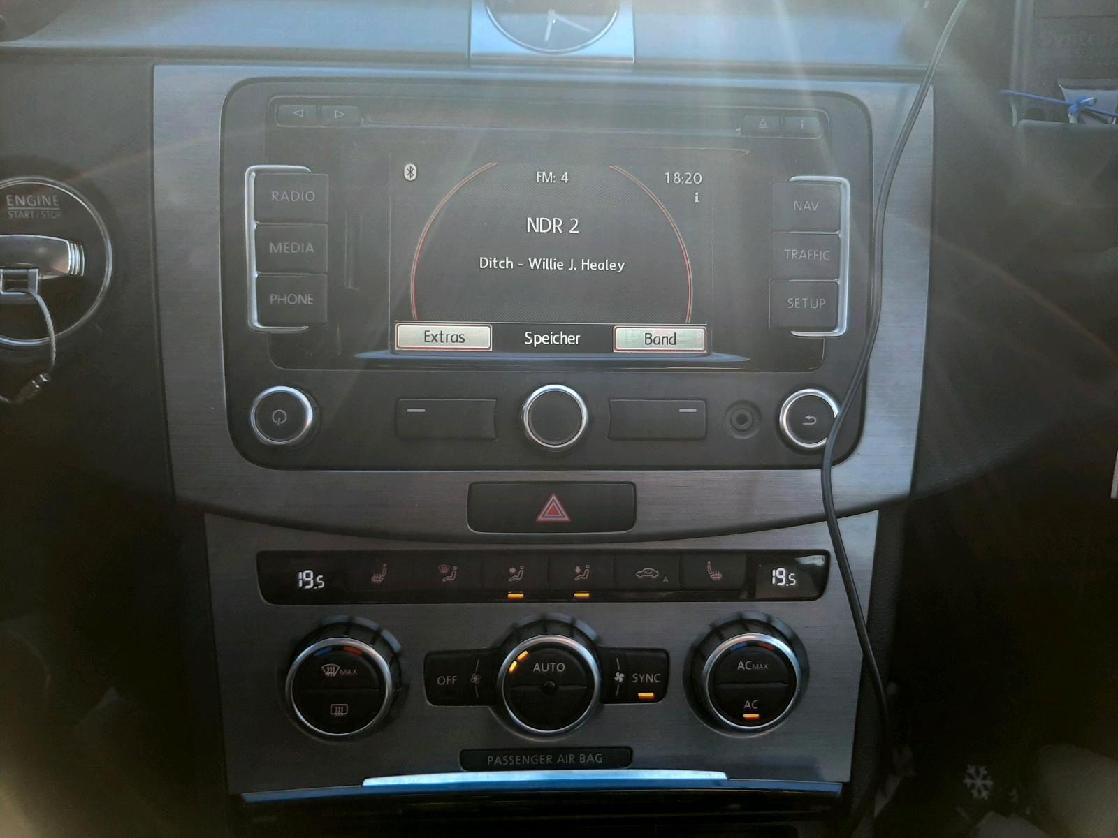 Volkswagen Passat 2012 — photo 7