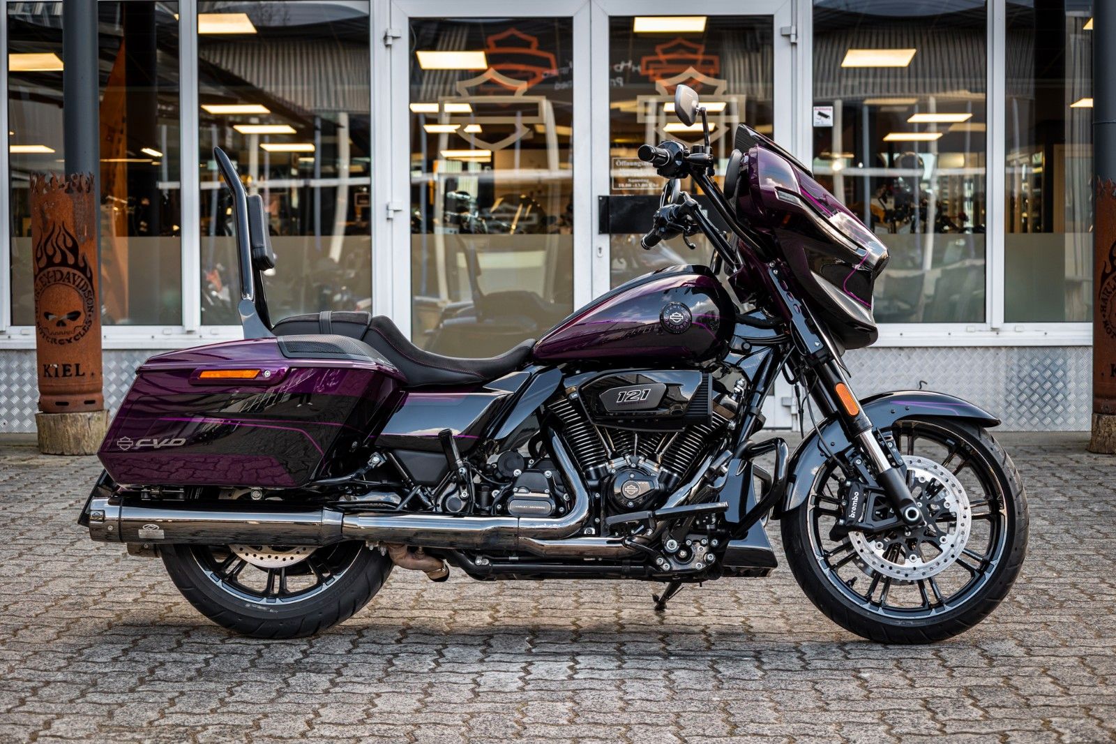 Fahrzeugabbildung Harley-Davidson CVO Street Glide FLHXSE 121 cui - Jekill & Hyde