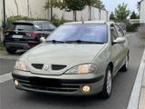 Renault Megane 1.6 TUV 2027 - Renault Megane aus 2001: 1.6