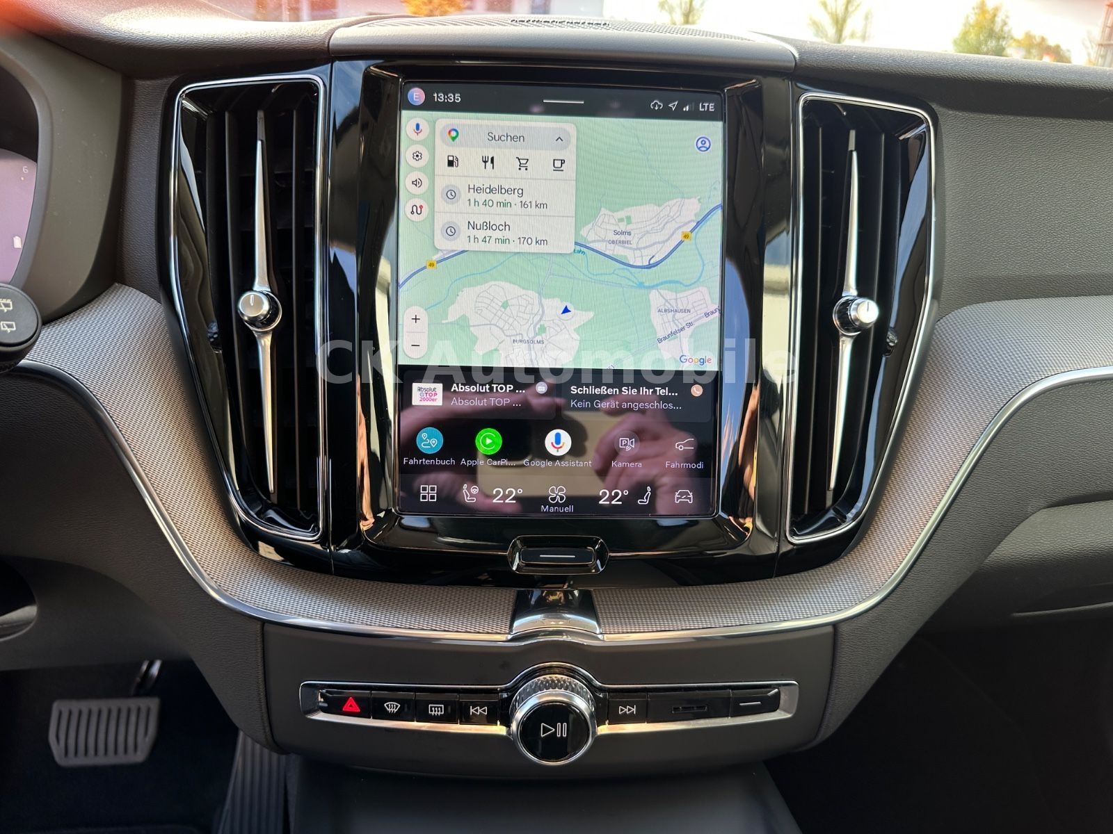 Fahrzeugabbildung Volvo XC60 B4 PlusDark AWD/BLIS/Leder/Pano/LED/360°Kam