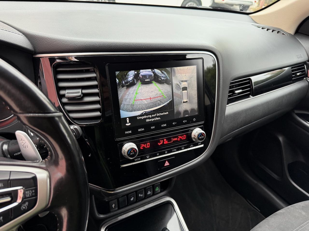 Mitsubishi Outlander 2.4 PHEV 4WD Plus *Leder*Navi*360°Kame