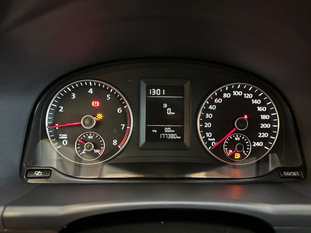 MYAUTOCENTER – Gebraucht- und Jahreswagen mit Werkstattservice in Pfaffenhofen Volkswagen Touran Comfortline *7-SITZER*2-ZONEN*TEMPO*