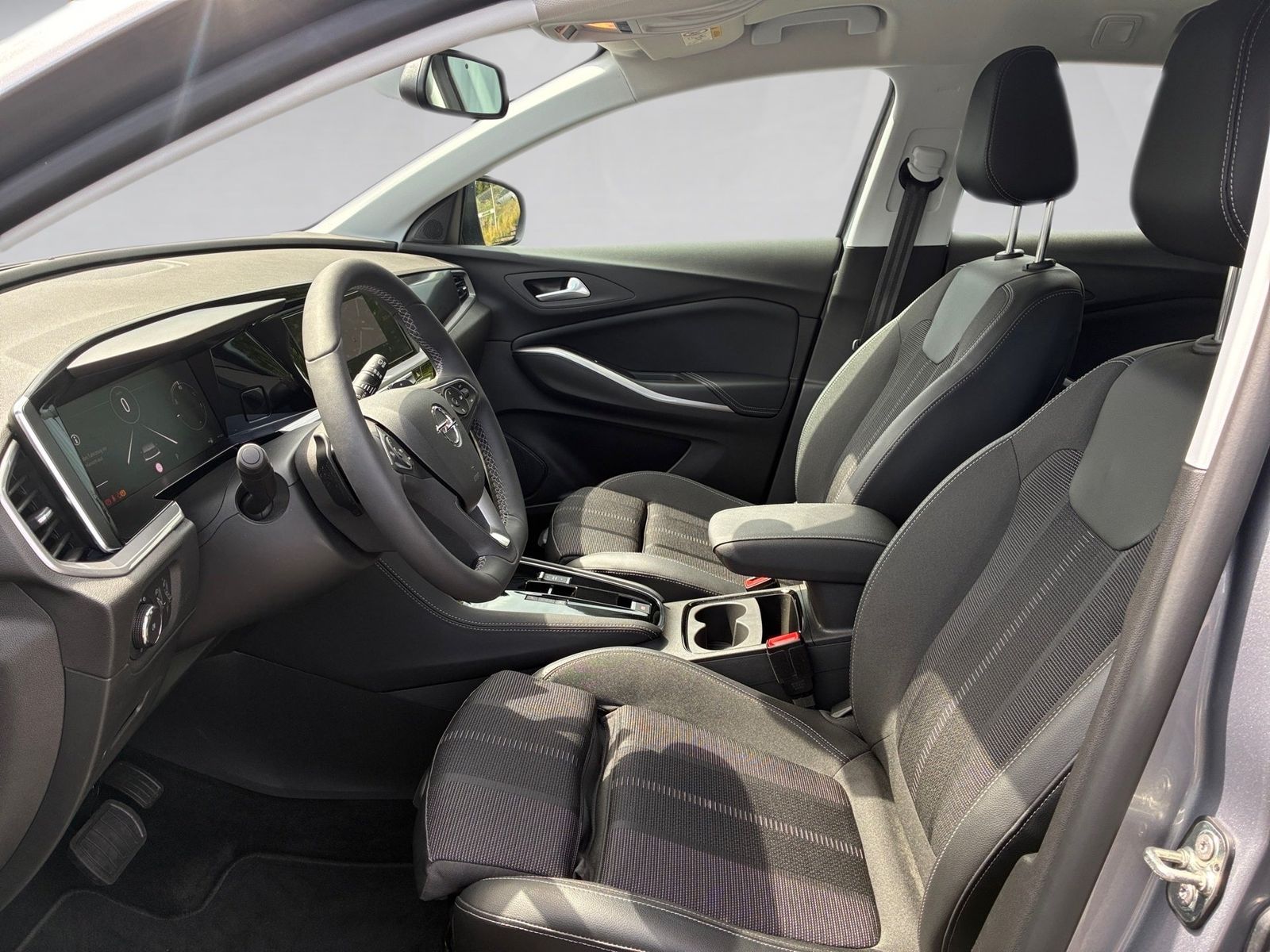 Fahrzeugabbildung Opel Grandland 1.2 Turbo GS Line 360,AHK,KlimaA,LED